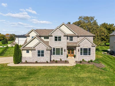 /international/us/5583-beechwood-terrace-west-des-moines-ia-110120461139/