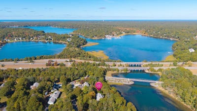 /international/us/120-blue-rock-road-south-yarmouth-ma-110120683192/