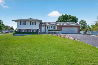 /international/us/8-whitebirch-lane-commack-ny-110107844762/