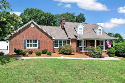 /international/us/3046-hawthorne-street-athens-tn-110101312702/