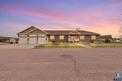 /international/us/1500-e-birch-st-brandon-sd-110107399739/