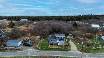 /international/us/21-sadler-point-road-jonesport-me-110107440801/