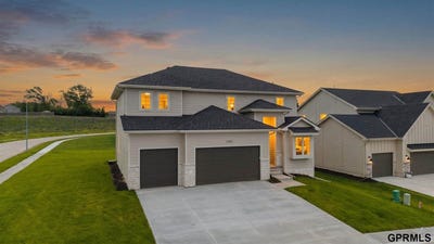 /international/us/11053-south-217th-street-gretna-ne-110108693005/