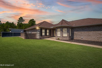 /international/us/15301-parker-road-biloxi-ms-110107355828/