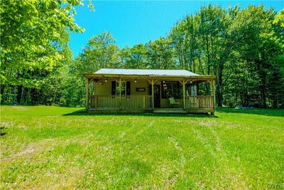 /international/us/404-old-state-road-redfield-ny-110108686054/