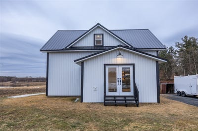 /international/us/3675-s-county-rd-k-fall-creek-wi-110108359717/