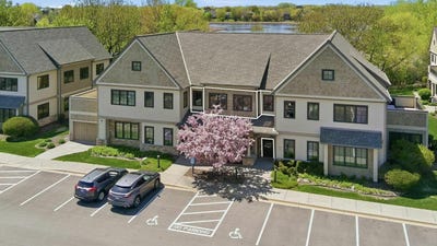 /international/us/966-inwood-avenue-n-oakdale-mn-110108121749/