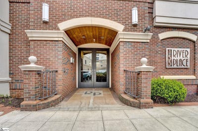 /international/us/155-riverplace-greenville-sc-110109927465/