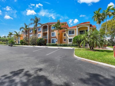 /international/us/1180-wildwood-lakes-boulevard-unit-207-naples-fl-110098547622/