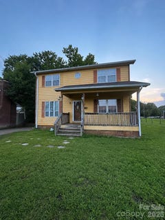 /international/us/305-mobley-street-clover-sc-110106250172/