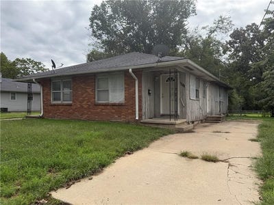 /international/us/1206-hogan-street-chillicothe-mo-110120037508/