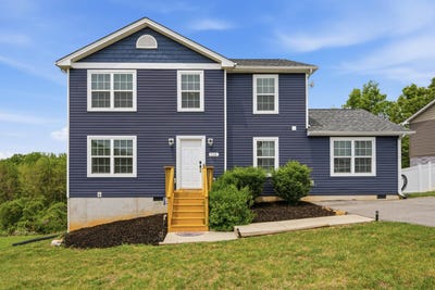 /international/us/115-prairie-view-lane-pembroke-va-110107851584/