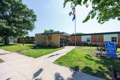 /international/us/304-walnut-moline-ks-110100198182/
