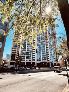 /international/us/3930-n-pine-grove-avenue-chicago-il-110108501034/