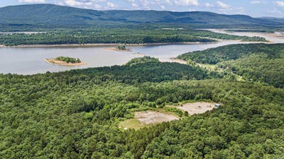 /international/us/quarry-bluff-road-magazine-ar-110108608378/