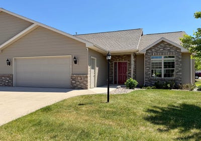 /international/us/1362-candlelight-lane-fond-du-lac-wi-110108399749/