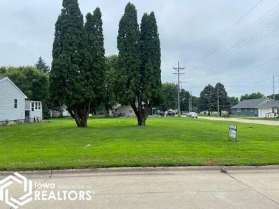/international/us/185-6th-street-sw-britt-ia-110097933876/