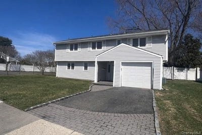 /international/us/15-elaine-place-plainview-ny-110106538374/