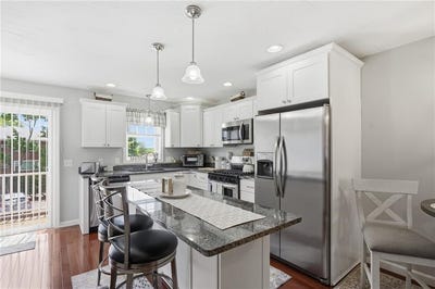 /international/us/100-woodlawn-avenue-north-providence-ri-110108827018/