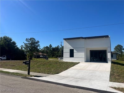 /international/us/1201-e-6th-street-lehigh-acres-fl-110098834108/