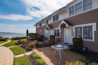 /international/us/49-canoe-place-road-hampton-bays-ny-110107336212/