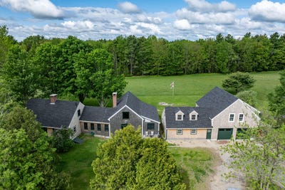 /international/us/8-simon-road-waldoboro-me-110108471452/