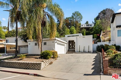 /international/us/5154-don-pio-dr-woodland-hills-ca-110103360229/