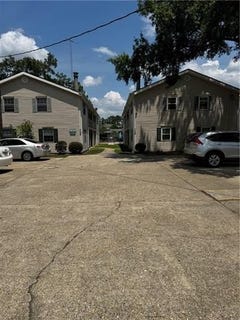 /international/us/725-heavens-drive-mandeville-la-110105519952/