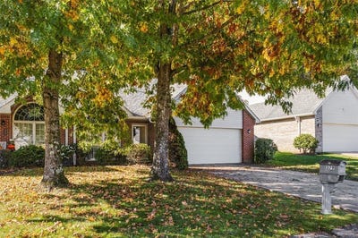 /international/us/379-country-view-drive-lower-burrell-pa-110120615642/