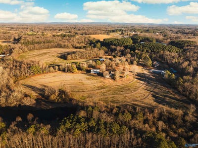 /international/us/702-county-road-1-boaz-al-110120485755/