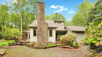 /international/us/65-maplewood-road-lake-harmony-pa-110099719416/