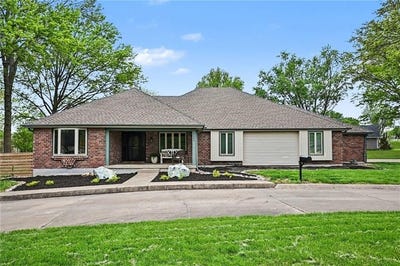/international/us/2000-june-street-excelsior-springs-mo-110107540835/