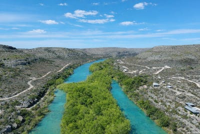/international/us/2157-blue-sage-east-rd-del-rio-tx-110104430768/