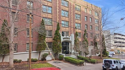 /international/us/704-w-6th-ave-spokane-wa-110105108238/