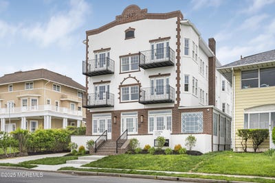 /international/us/205-edgemont-drive-loch-arbour-village-nj-110101070456/