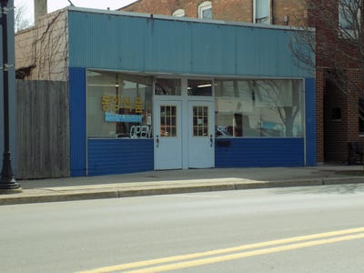 /international/us/114-e-ferry-street-berrien-springs-mi-110106618546/
