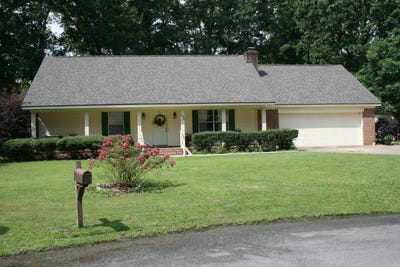 /international/us/104-magnolia-circle-crossett-ar-110108446430/