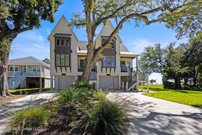 /international/us/119-e-5th-street-long-beach-ms-110120757602/