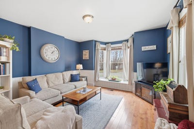 /international/us/24-grove-street-kennebunk-me-110107378289/