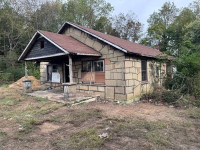 /international/us/701-rickman-rd-livingston-tn-110120533873/
