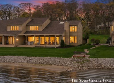 /international/us/15780-n-prospect-point-drive-spring-lake-mi-110107801839/