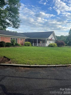 /international/us/354-woodland-drive-columbus-nc-110108409889/