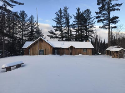 /international/us/off-forest-rd-stambaugh-mi-110104148472/