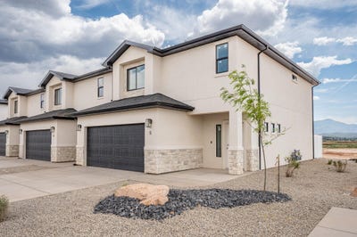 /international/us/51-s-4375-w-cedar-city-ut-110107518525/