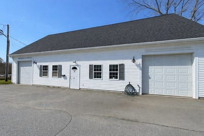 /international/us/150-broadway-raynham-ma-110106339916/