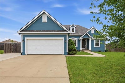 /international/us/907-hemlock-street-paola-ks-110107553975/
