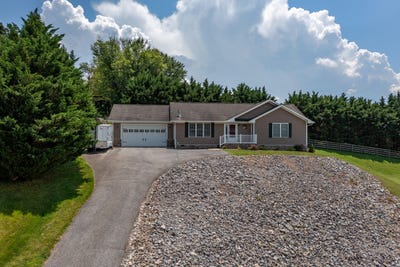 /international/us/35-mill-court-lexington-va-110100834140/