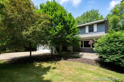 /international/us/8435-whispering-pine-court-zeeland-mi-110100802340/