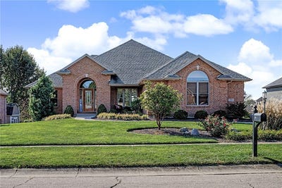 /international/us/381-sunset-drive-carlisle-oh-110120485411/