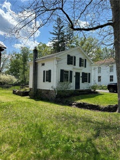 /international/us/30-maple-street-gilbertsville-ny-110108131776/